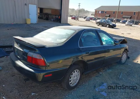 1997 Honda Accord Ex из США, поврежденный, VIN 1HGCD5550VA030881